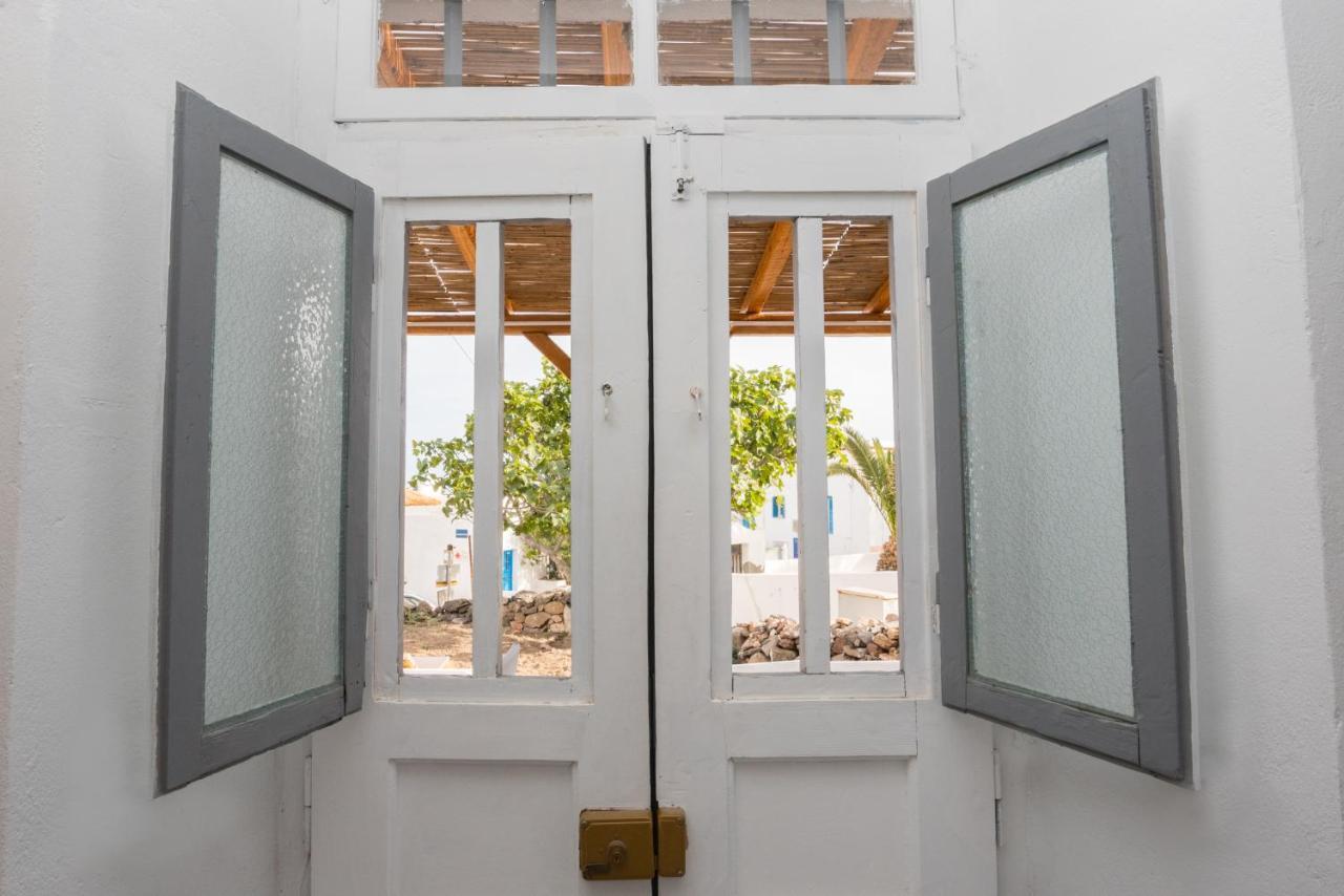 Στην Ωραία Πλάκα Plaka (Milos) Exterior foto